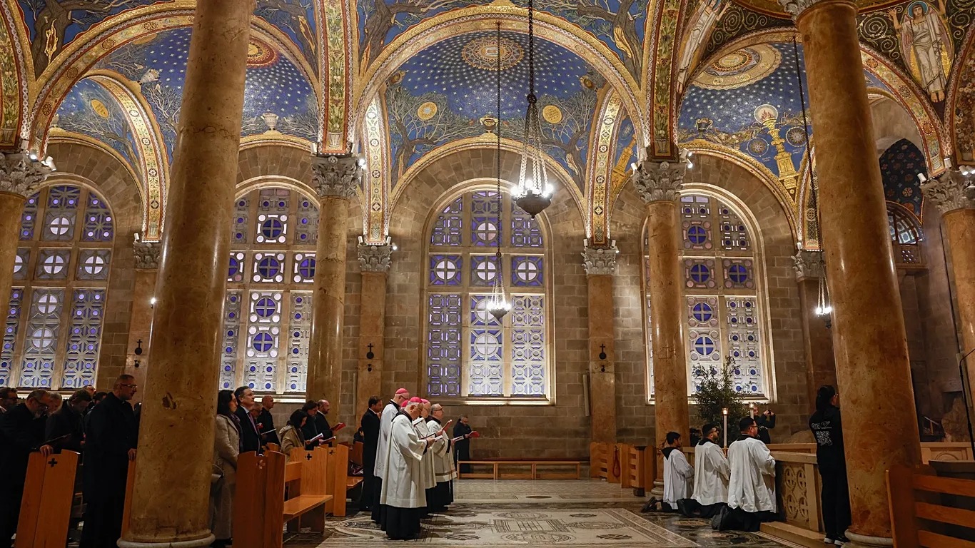 Netanyahu restores Latin patriarch's access to Jerusalem's Holy Sepulchre