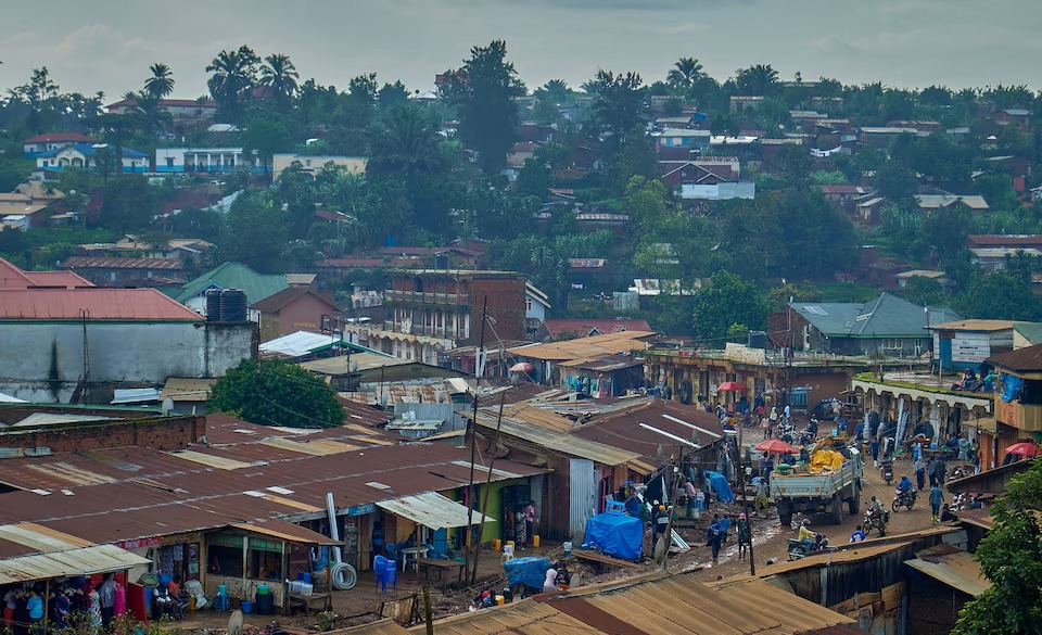 AfDB meets under Ebola's cloud as Africa hunts for development cash at home
