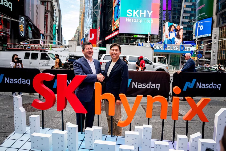 SK Hynix board approves $38 bln investments for South Korea's Yongin, Cheongju chip plants
