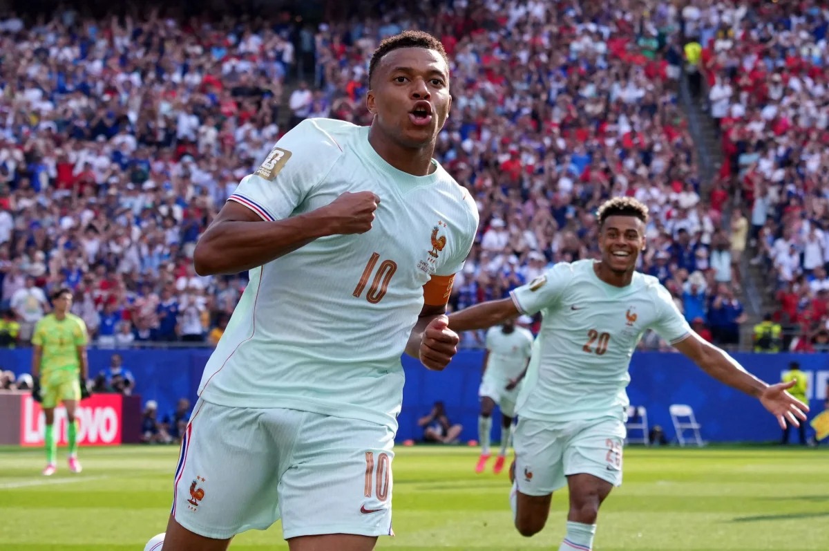 France books a spot in the World Cup semifinals with a convincing 2-0 win over Morocco
